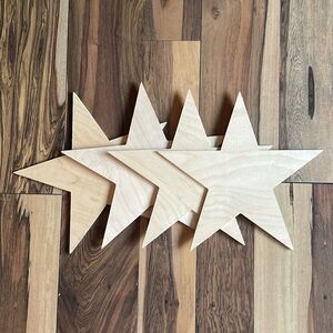 Wood stars for DIY or decoration.